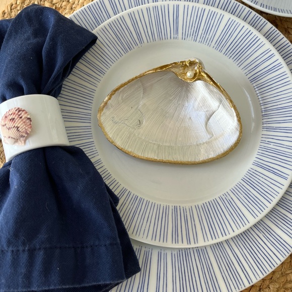 🌻6-Pearl painted and gold embossed shells with pearl - Picture 13 of 16